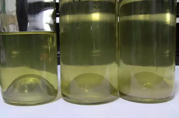 手机扫描二维码关注上酒中心官方微信了解最新红酒信息哔一下就搞定啦